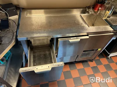 Rostfri kylbänk med 4 st. utdragbara lådor