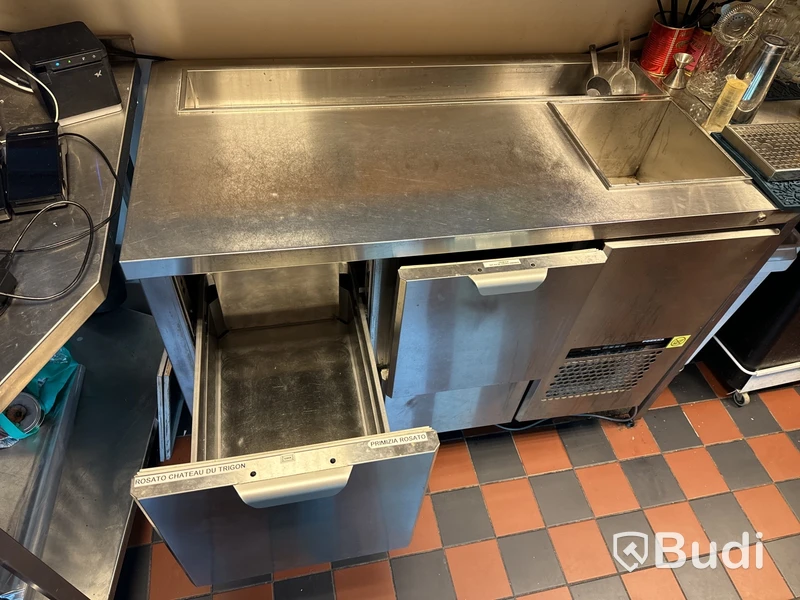 Rostfri kylbänk med 4 st. utdragbara lådor
