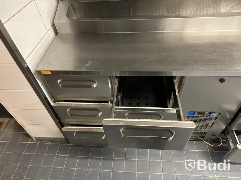 Rostfri kylbänk med 9 st. utdragbara lådor, Coolpart