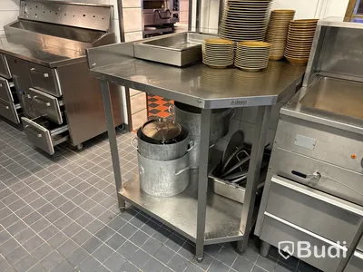 Rostfri bänk, Adexa