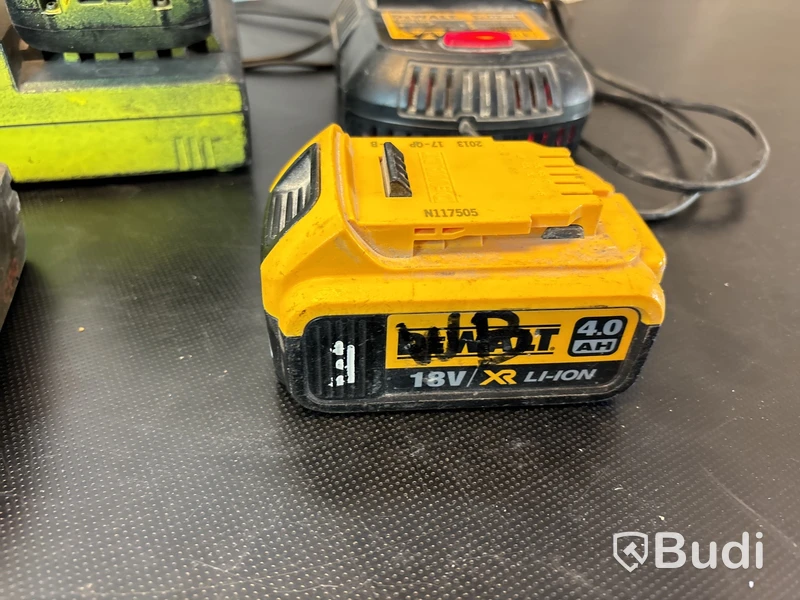 Batterier och laddare