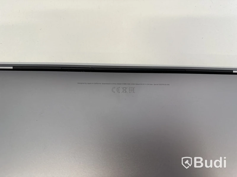 MacBook Pro 2019 Silver.