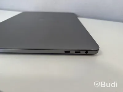MacBook Pro 2019 Silver.