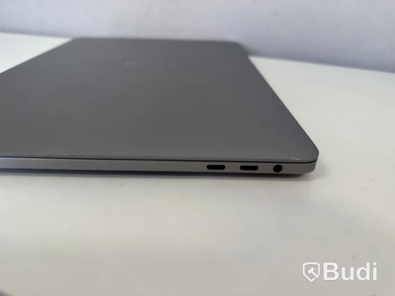 MacBook Pro 2019 Silver.