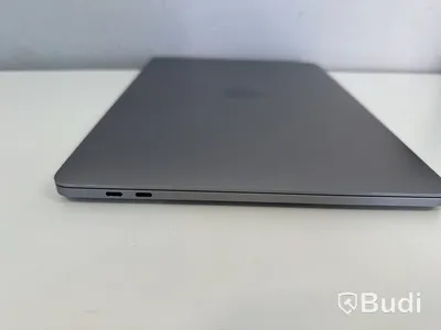 MacBook Pro 2019 Silver.