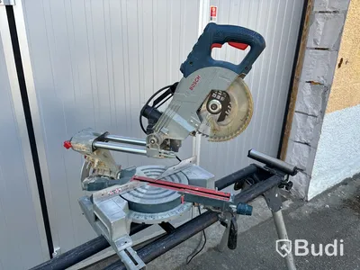 Kap- & gersåg Bosch med stativ.