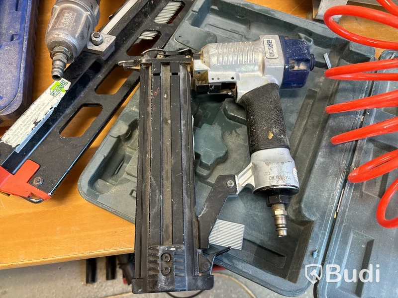 4 st spikpistoler & kompressor