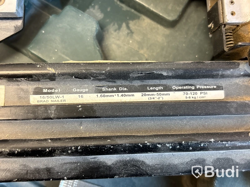 4 st spikpistoler & kompressor