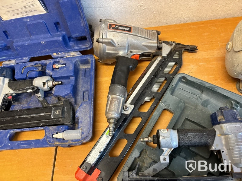 4 st spikpistoler & kompressor