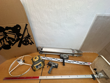 2 st Rotationslaser, mottagare, stativ m.m.