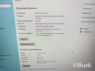Kraftfull dator med dubbla skärmar