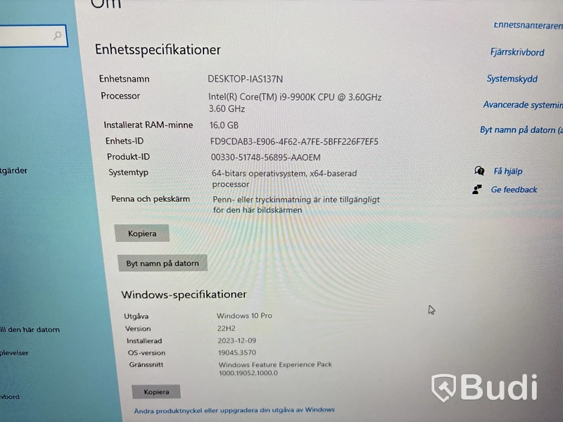 Kraftfull dator med dubbla skärmar