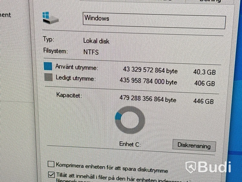 Kraftfull dator med dubbla skärmar