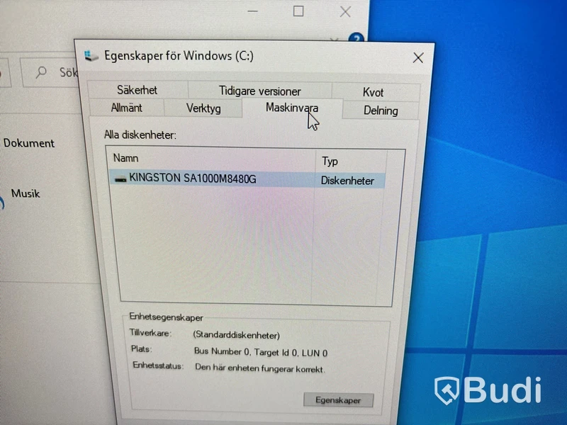 Kraftfull dator med dubbla skärmar