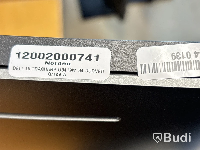 Dell UltraSharp 34-tums curved monitor.