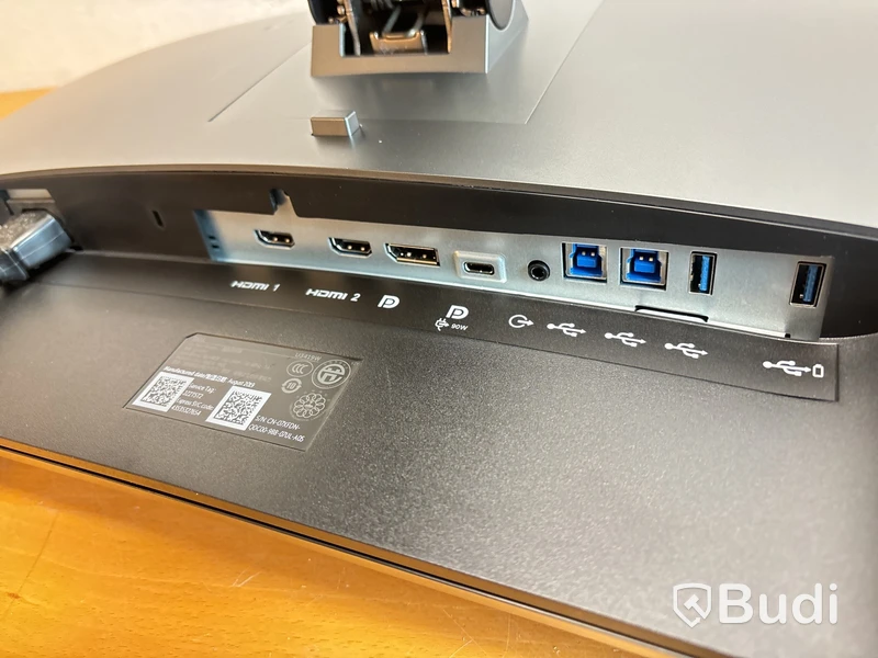 Dell UltraSharp 34-tums curved monitor.