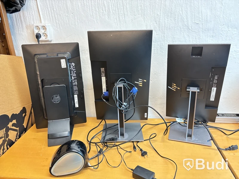 Monitorer 3st HP & etikettskrivare.
