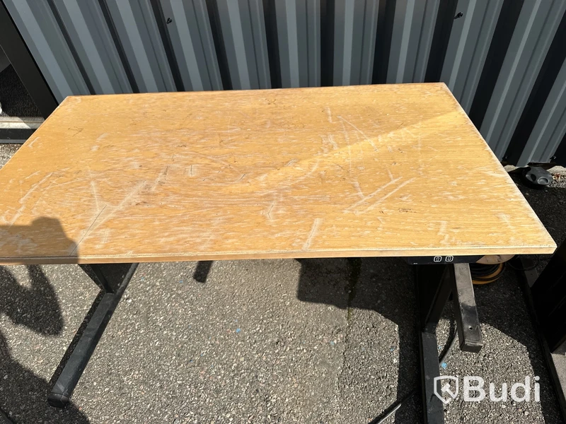 2 st Höj och sänkbara skrivbord