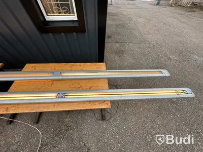 2 st lysrörsarmaturer 320 cm.