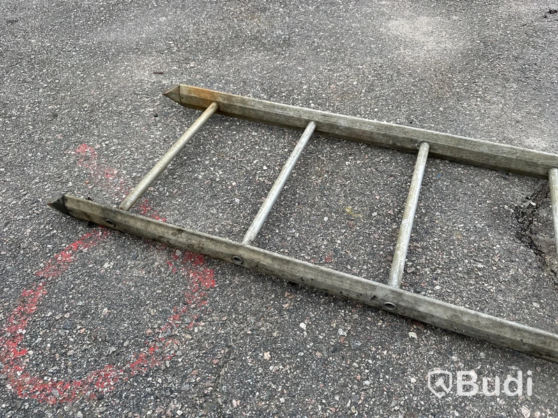 Stege 310 cm lång.