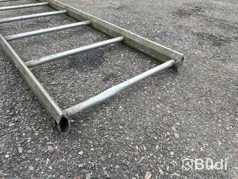 Stege 310 cm lång.