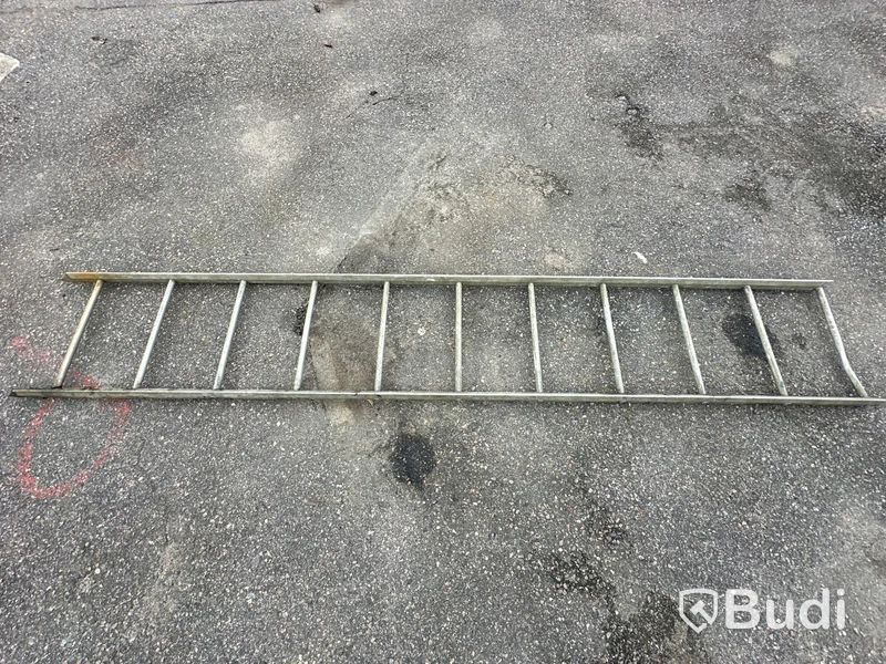 Stege 310 cm lång.