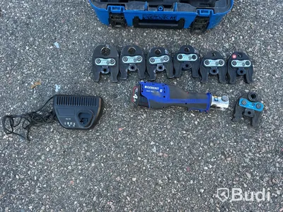 Pressmaskin Geberit med pressbackar