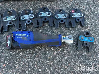 Pressmaskin Geberit med pressbackar
