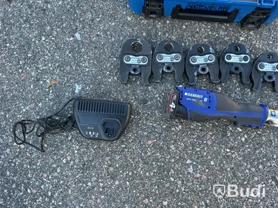 Pressmaskin Geberit med pressbackar