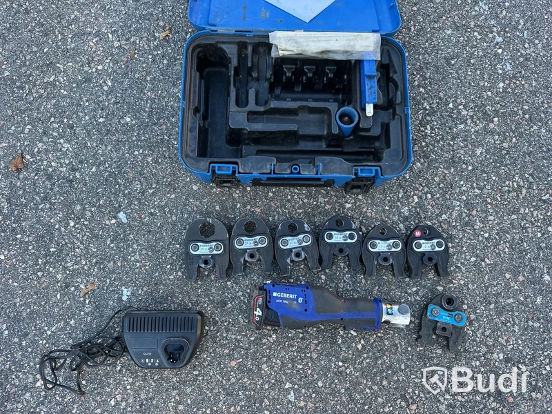 Pressmaskin Geberit med pressbackar