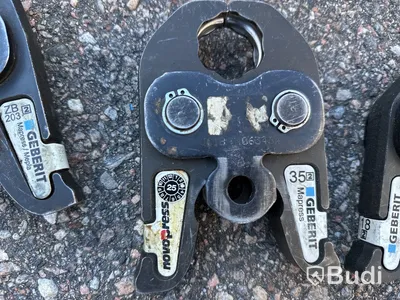 Pressmaskin Geberit med presbackar