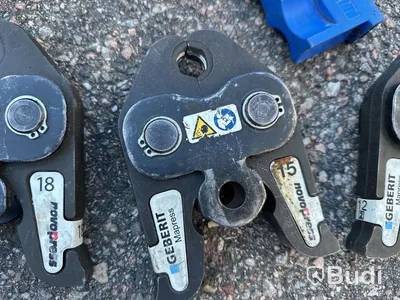 Pressmaskin Geberit med presbackar