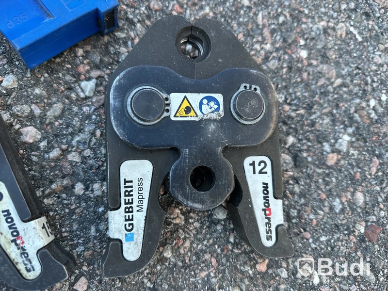 Pressmaskin Geberit med presbackar