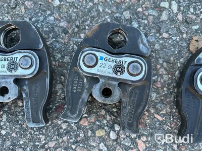 Pressmaskin Geberit med pressbackar
