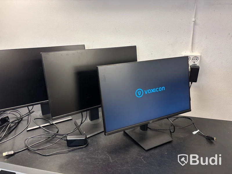 3 st 24-tums datorskärmar Voxicon