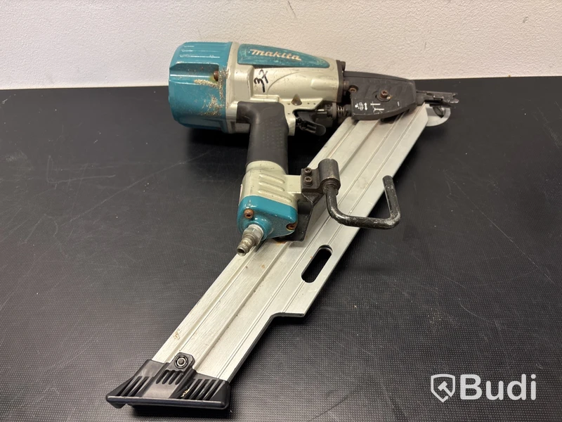 Spikpistol Makita AN943