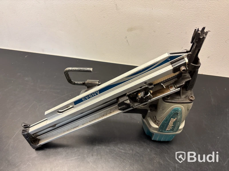 Spikpistol Makita AN943