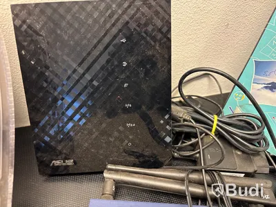 13 st hörlurar, ritplattor, modem m.m.