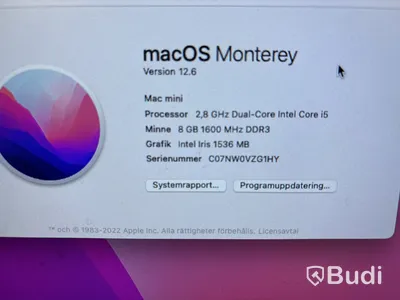 Mac Mini med tangentbord och pekplatta.