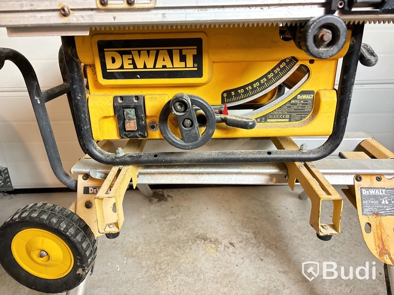Bordssåg med stativ DeWalt