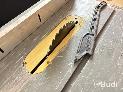 Bordssåg med stativ DeWalt