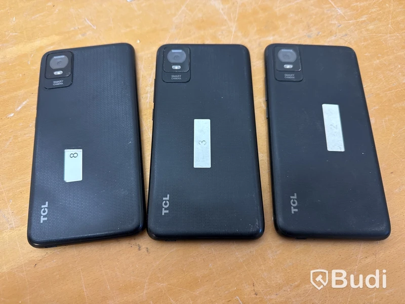 3 st TCL T431D smartphones