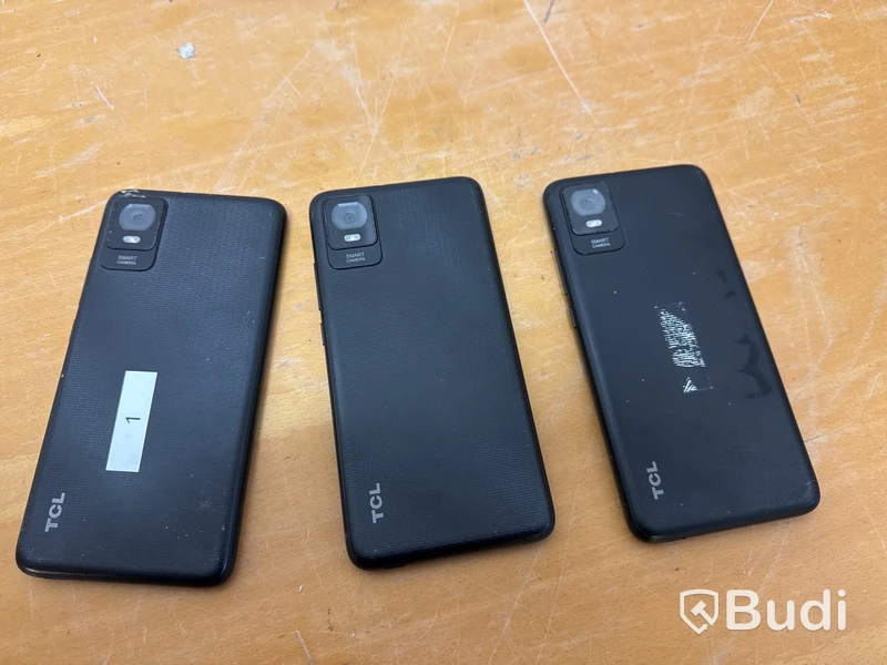 3 st TCL T431D smartphones
