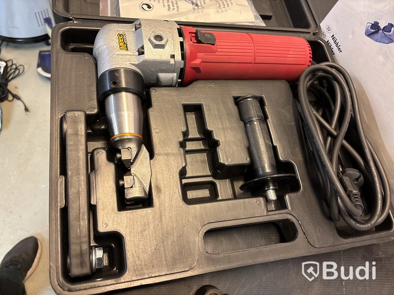 Nibbler & Bosch korslaser med stativ