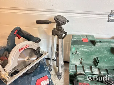 Byggmaskiner och tillbehör.