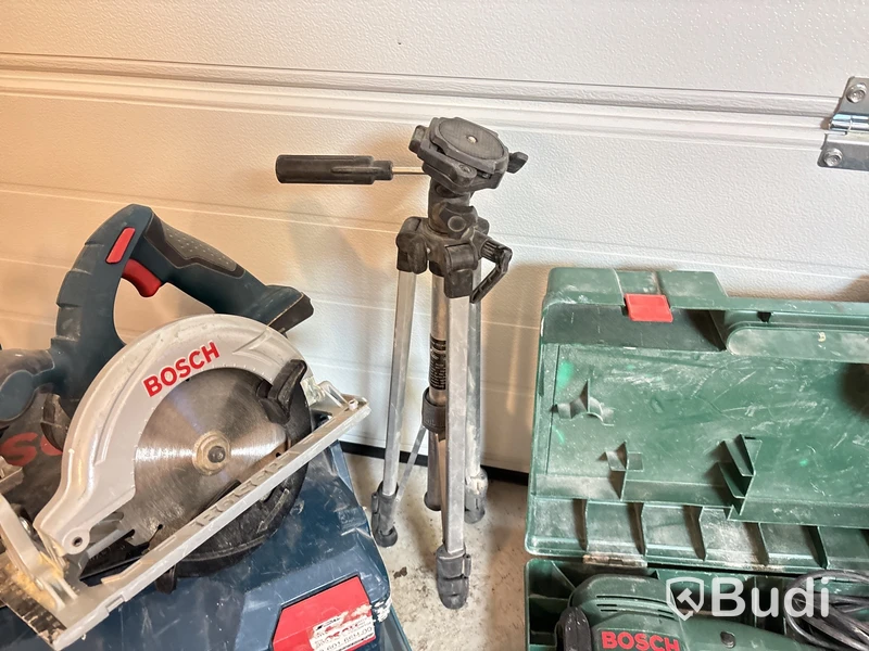 Byggmaskiner och tillbehör.