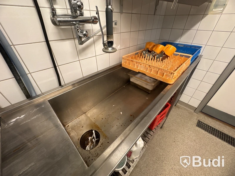 Diskmaskin Wexiödisk med bänkar och hyllor