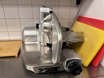 Skärmaskin Berkel 834