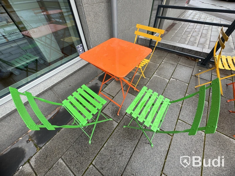 Utemöbler & gatupratare