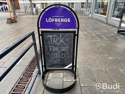 Utemöbler & gatupratare